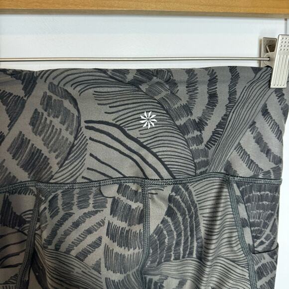 Athleta Salutation Stash Pocket Zuma 7/8 Length Leggings Size XXS - Picture 6 of 9